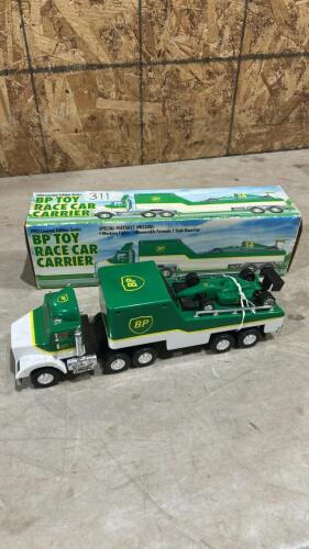 12&rdquo; Toy racecar carrier w working lights