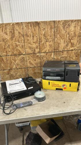 DVD/VCR, stereo w speakers