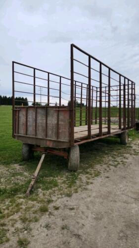 20' Bail thrower wagon