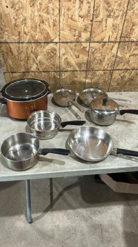 Slow cooker, pots & pans