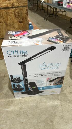 Wireless charging dock w lamp