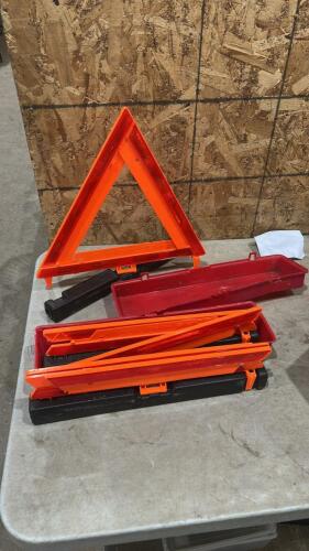 Emergency roadside triangles