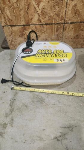 Egg incubator