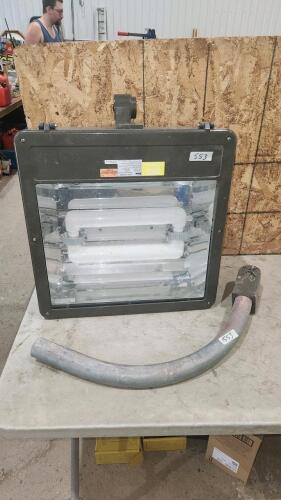 Yard light w mounting bracket