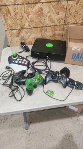 Xbox sytem & controllers
