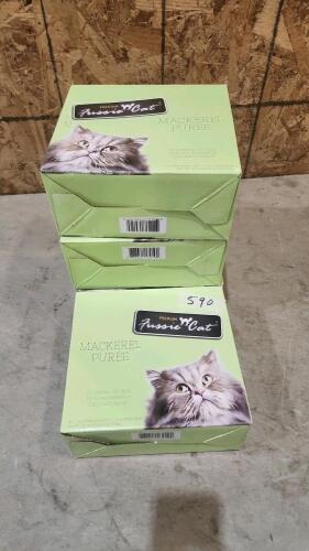 8Lbs of Mackeral canned cat food
